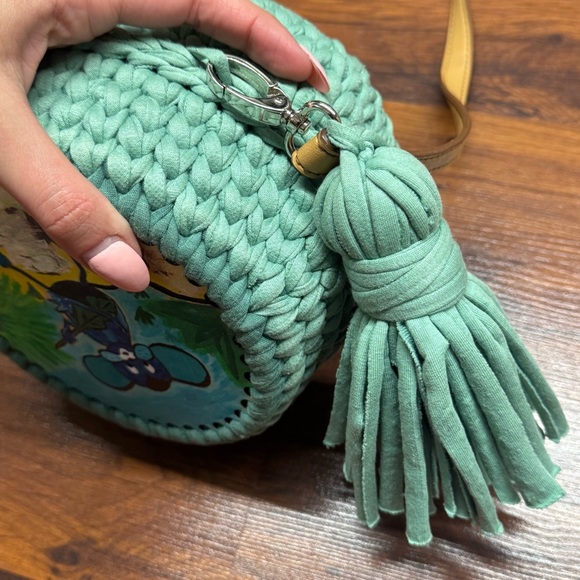 Green Round Crossbody Bag with Mouse Design - Picture 3 of 9